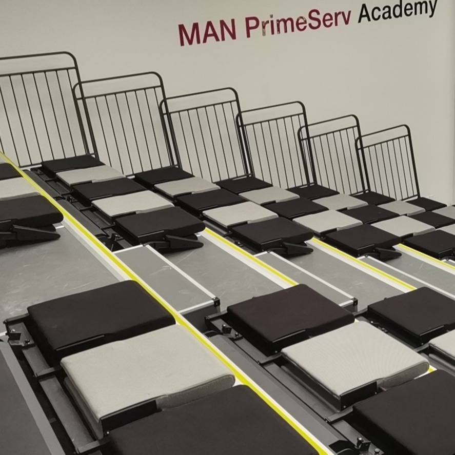 Retractable Telescopic Gym Bleachers Rear Folding For Concert Hall