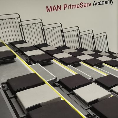 Good price Retractable Telescopic Gym Bleachers Rear Folding For Concert Hall online