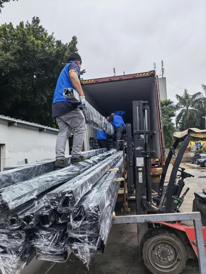 Durable Customizable Auditorium Modern Movie Theater Seats With Aisle Panels 1